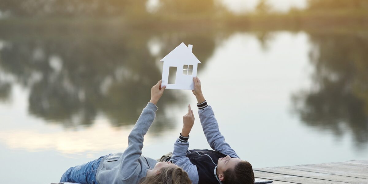 Concept per case da sogno: coppia immagina la propria casa - Replanner