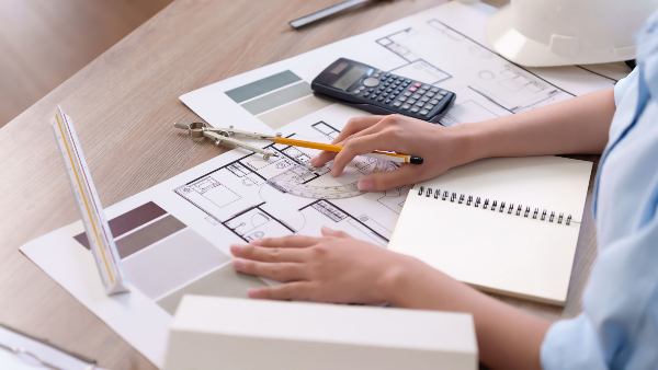 Concept per investire in una seconda casa: close up su progetto di ristrutturazione - Replanner